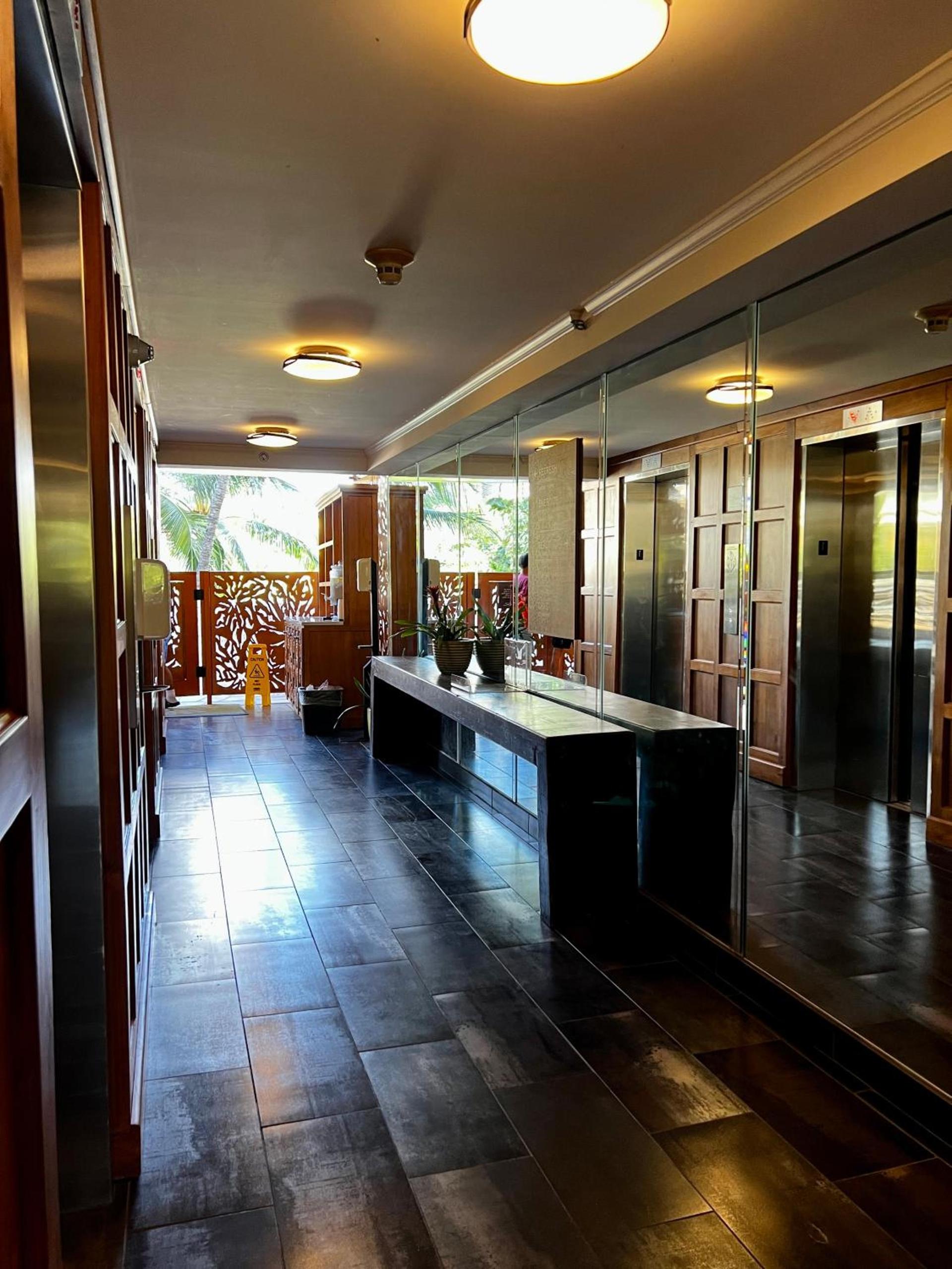 Luana Waikiki Park Views - no resort fees & FREE parking photo 26