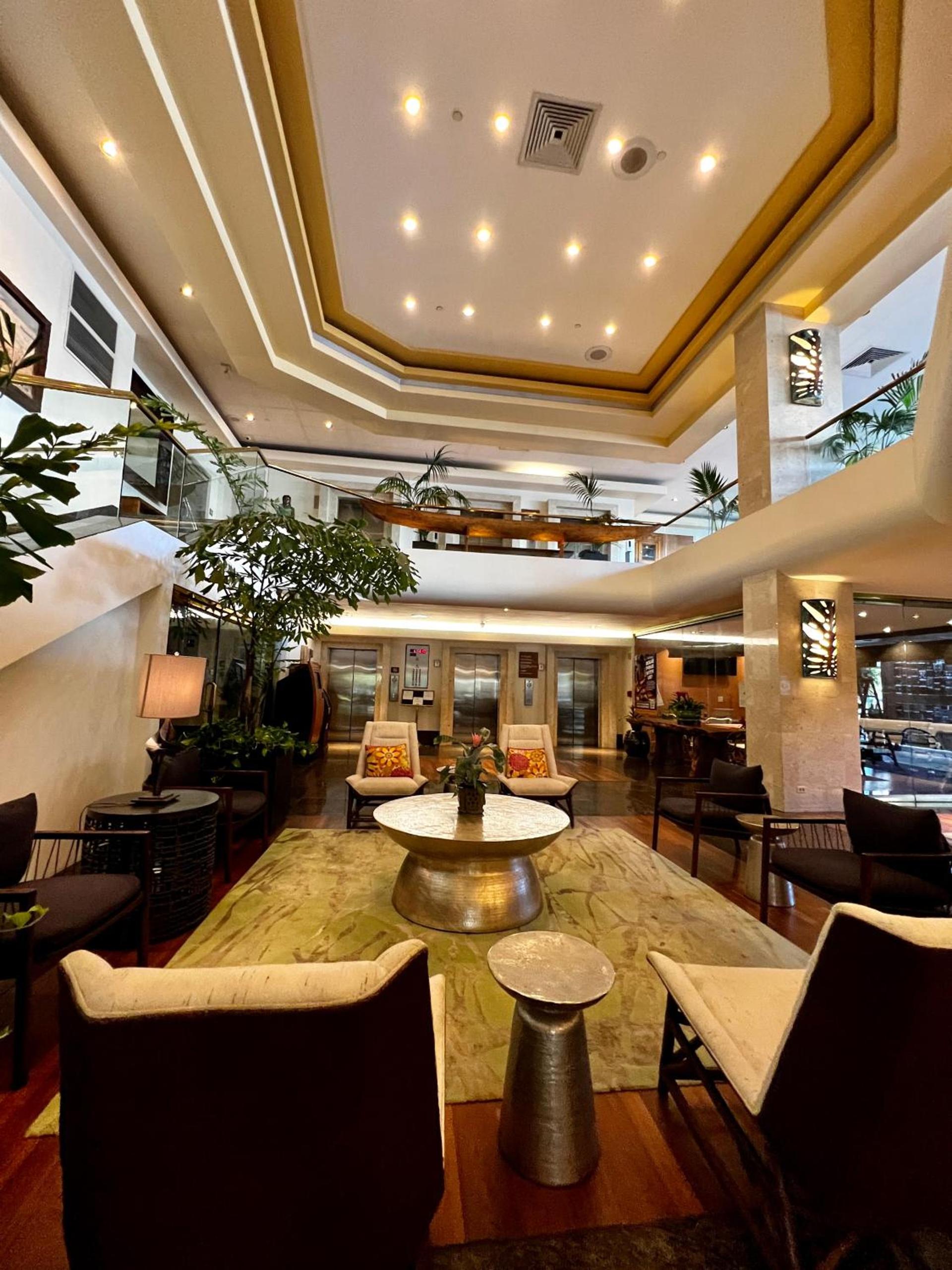 Luana Waikiki Park Views - no resort fees & FREE parking photo 27