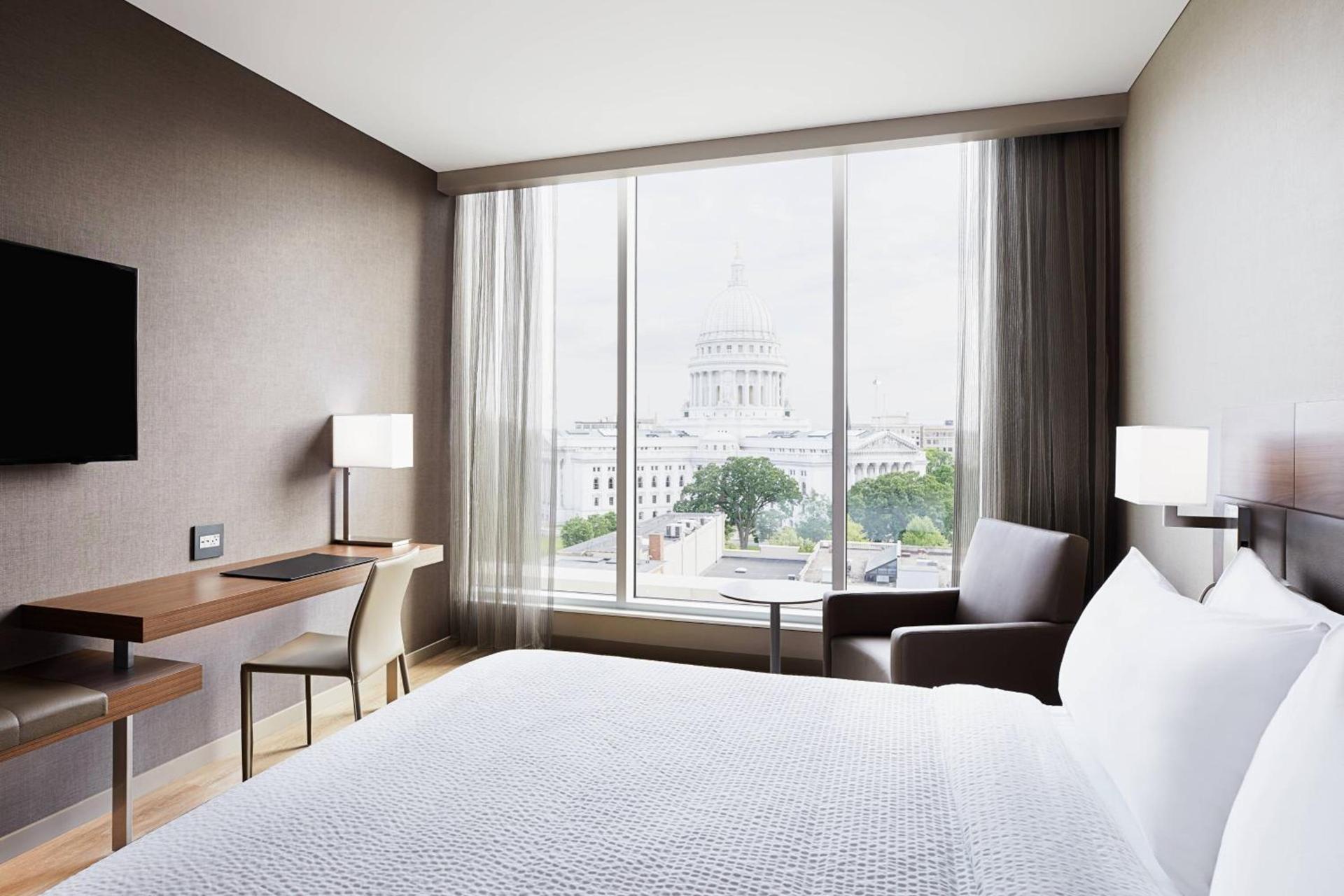AC Hotel by Marriott Madison Downtown photo 9
