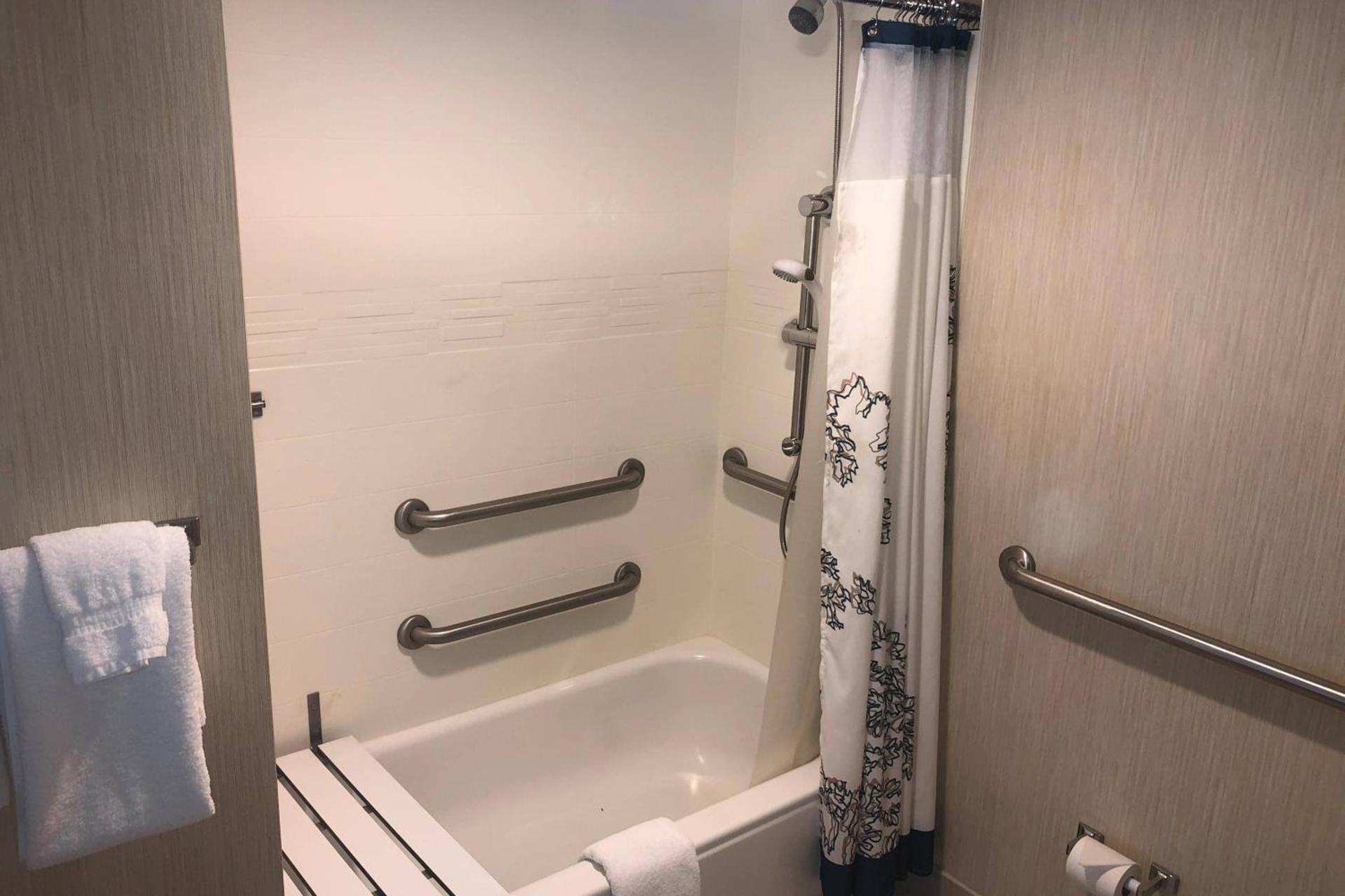 Residence Inn by Marriott Grand Rapids West photo 21