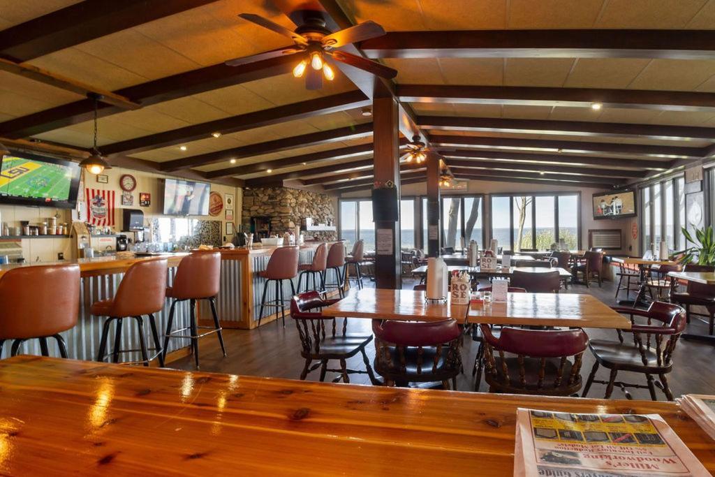 Cedar Oaks Lakeside Resort photo 6