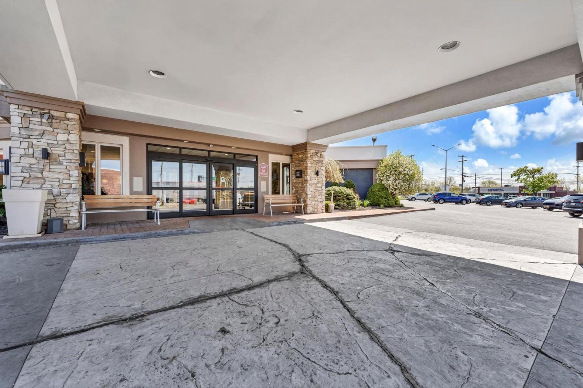 Buffalo Airport Hotel photo 22