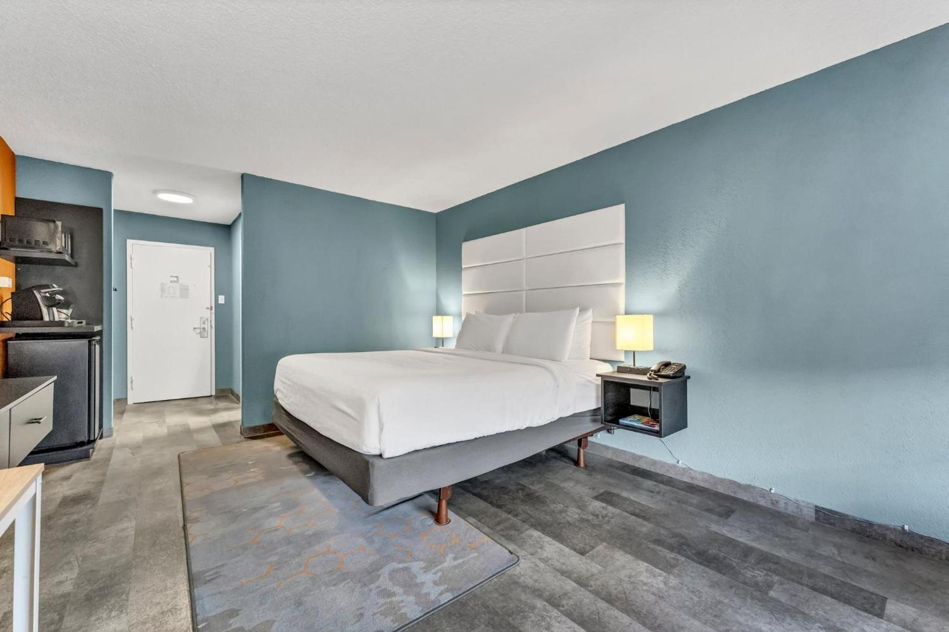 Buffalo Airport Hotel photo 76