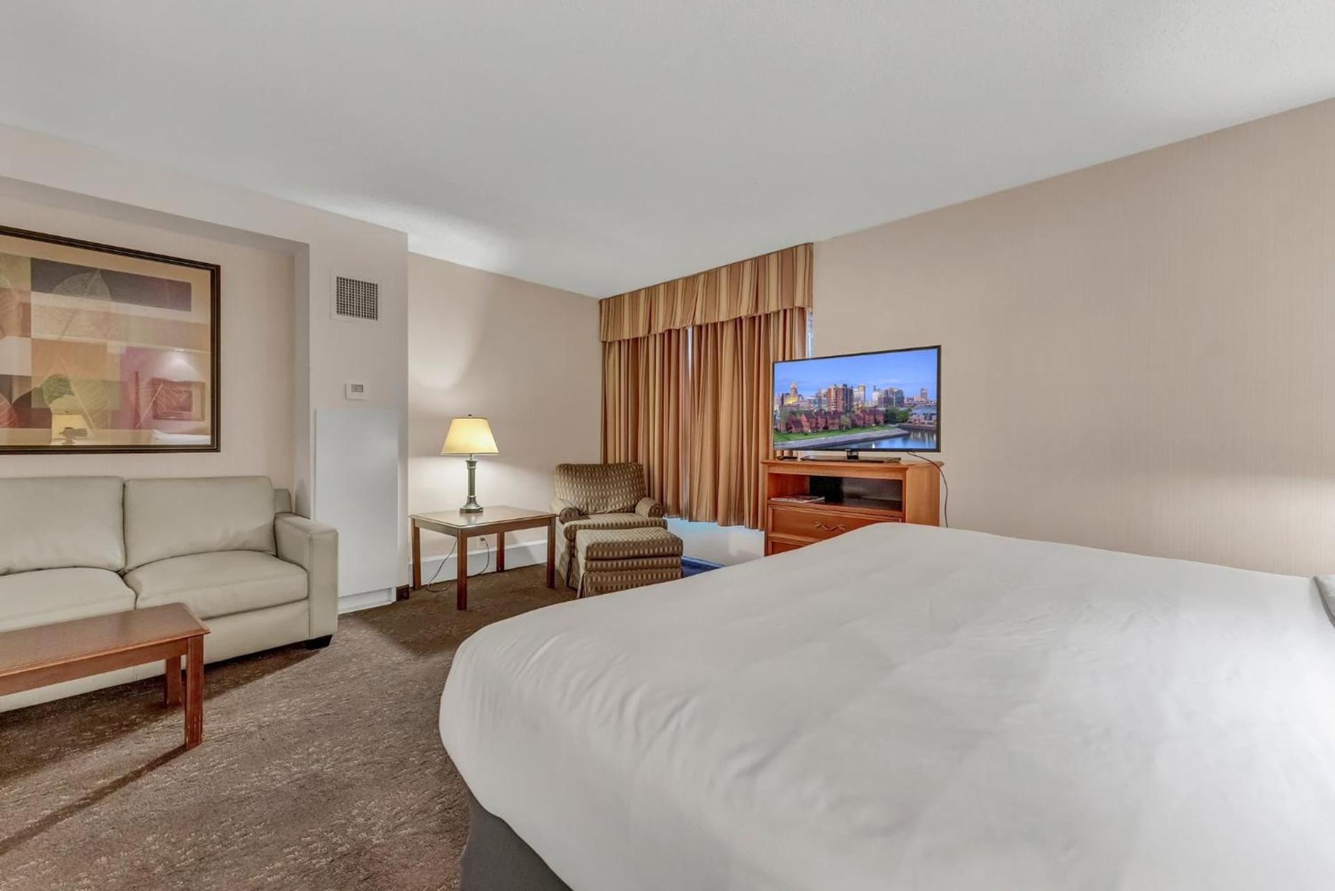 Buffalo Airport Hotel photo 31