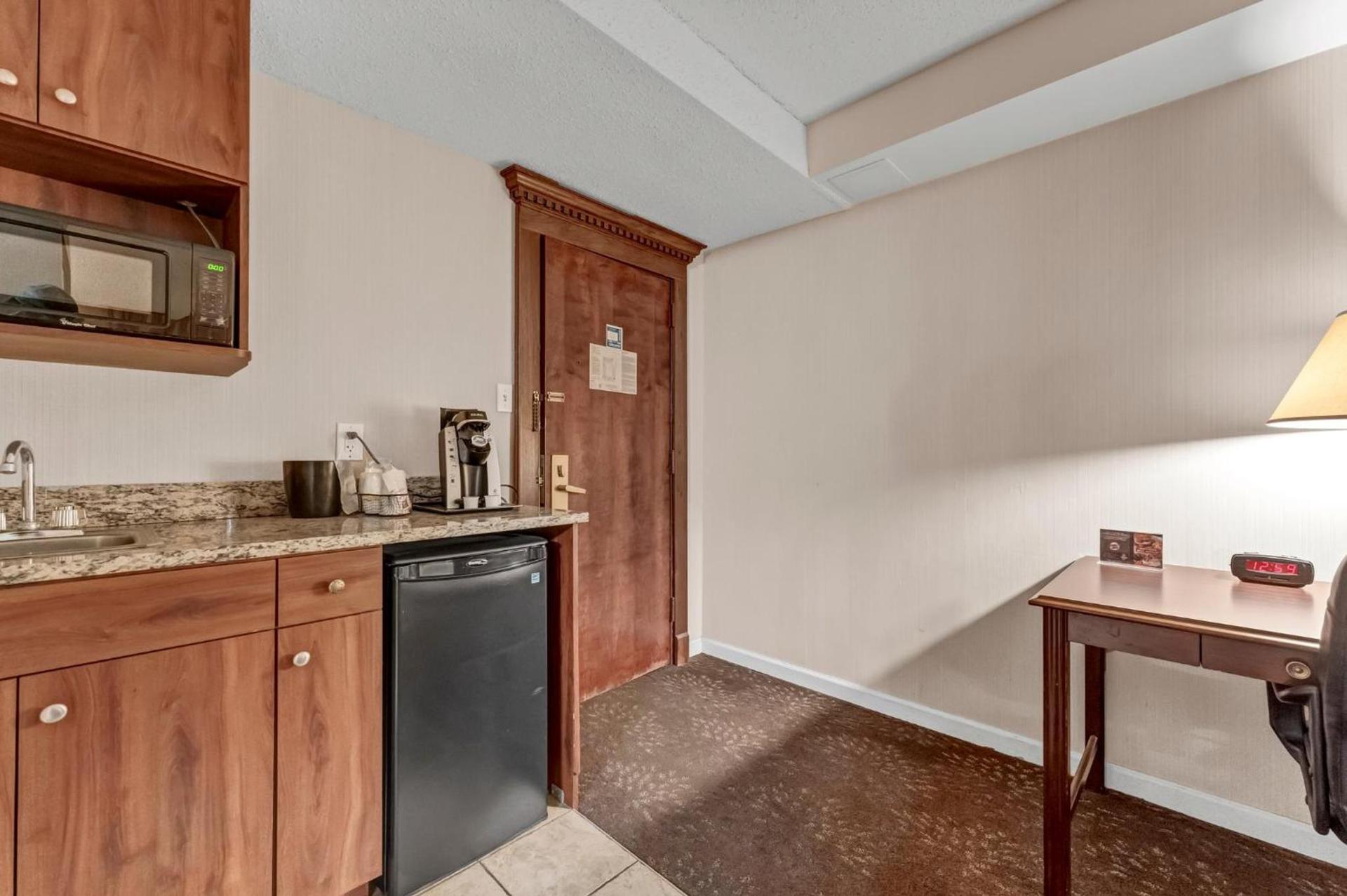 Buffalo Airport Hotel photo 42
