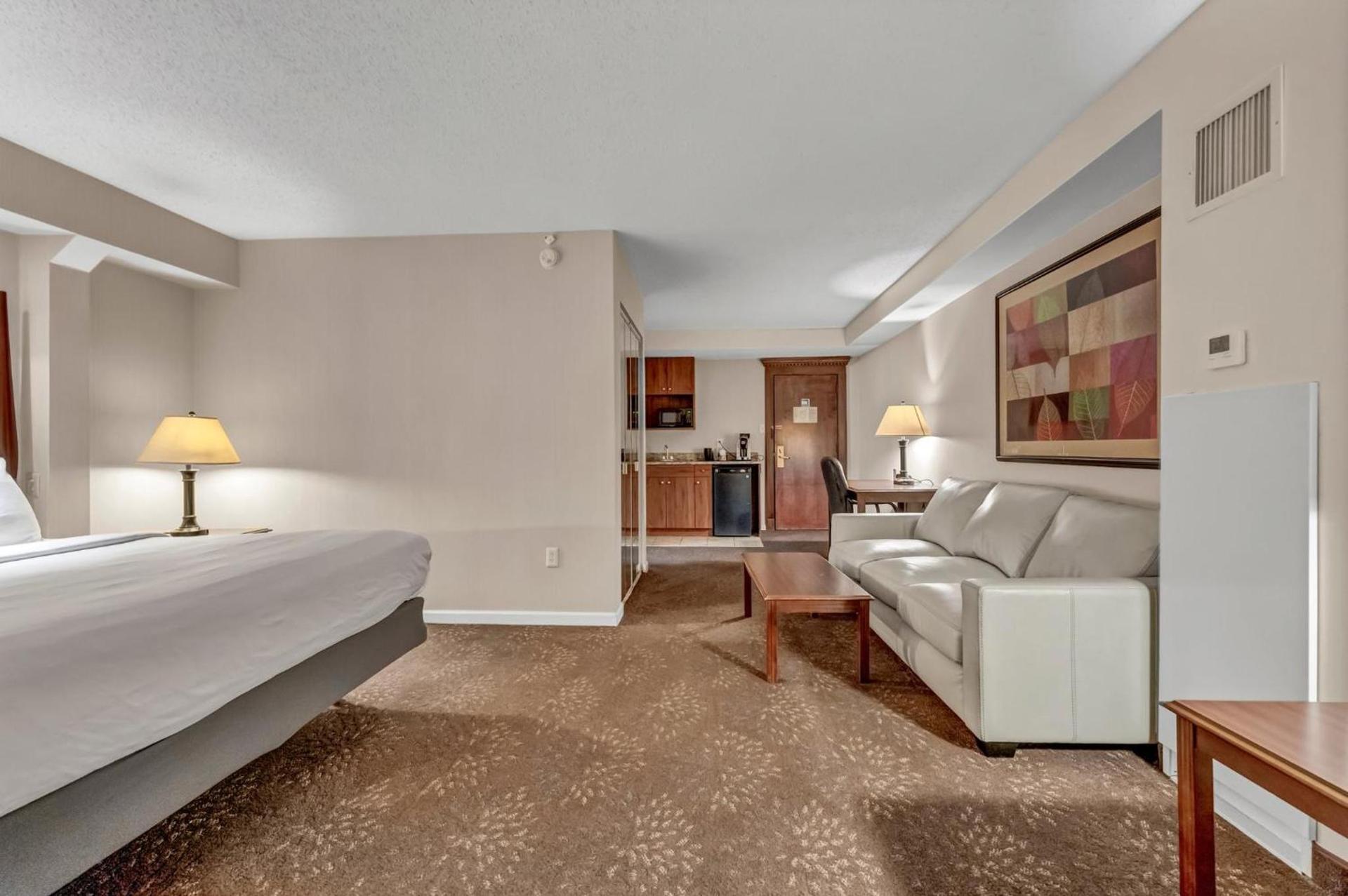 Buffalo Airport Hotel photo 41