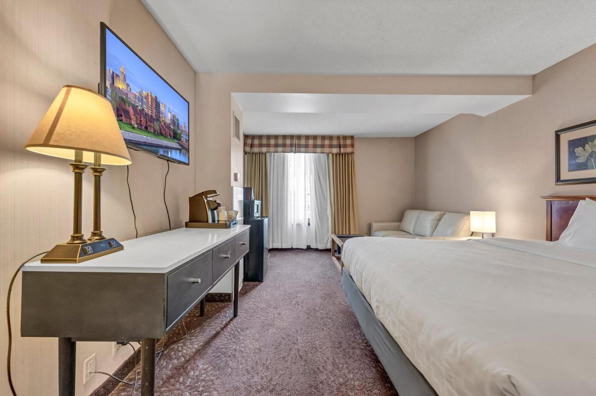 Buffalo Airport Hotel photo 34