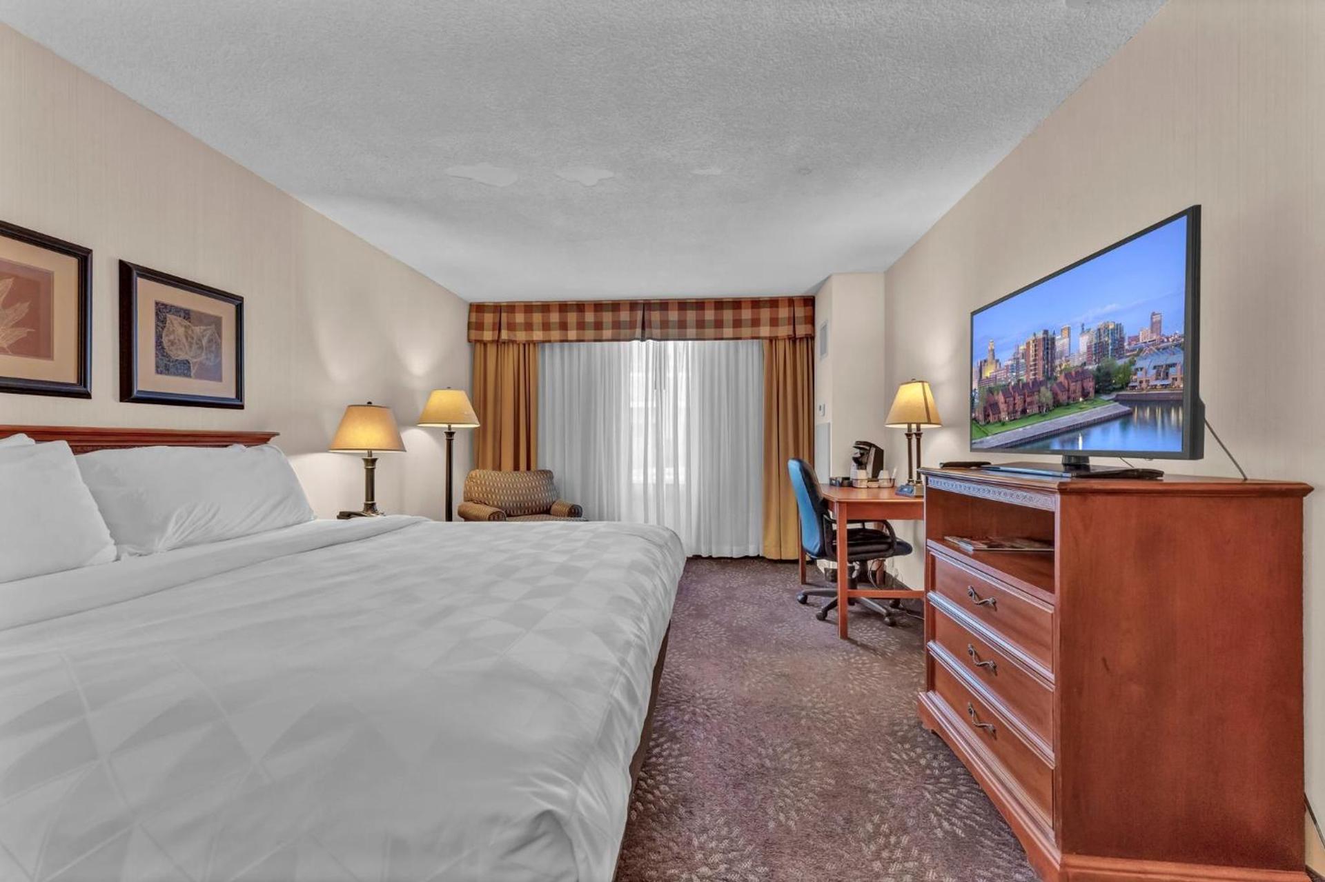 Buffalo Airport Hotel photo 52