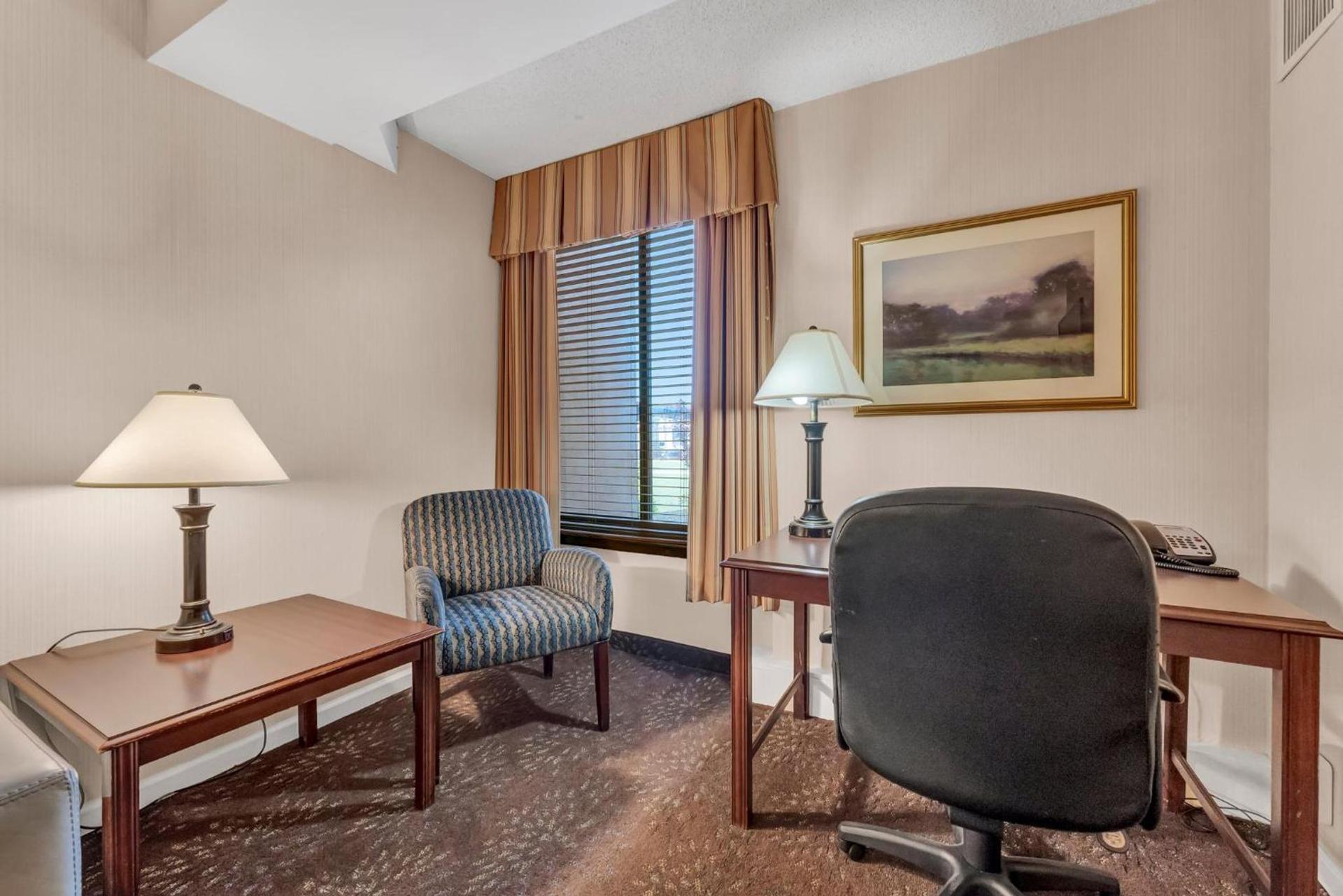 Buffalo Airport Hotel photo 66