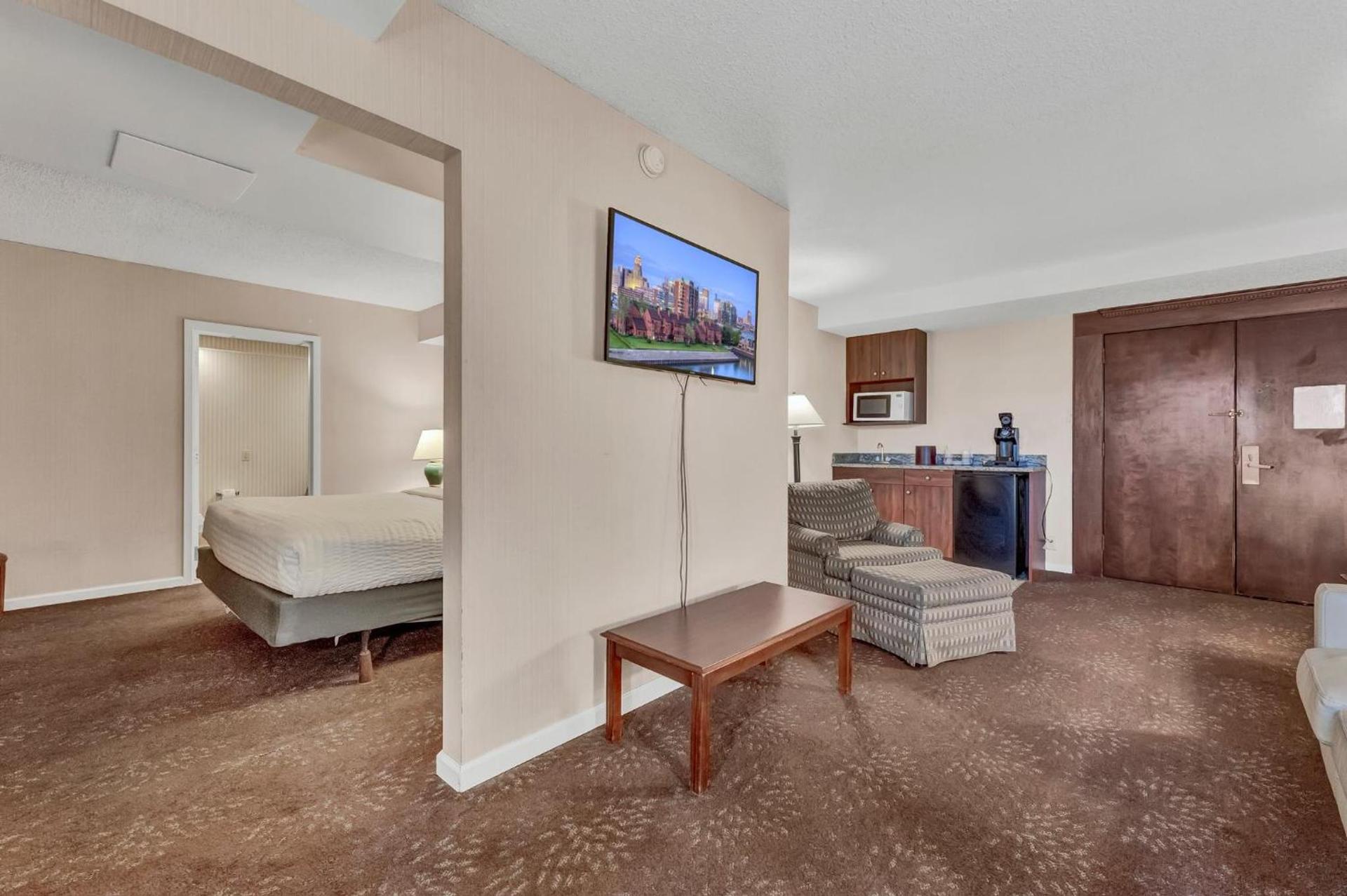 Buffalo Airport Hotel photo 70