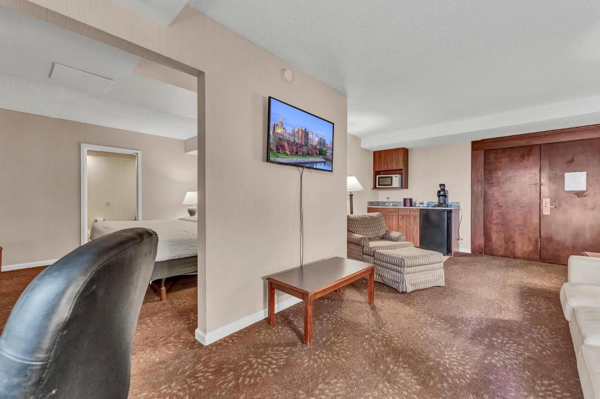 Buffalo Airport Hotel photo 84