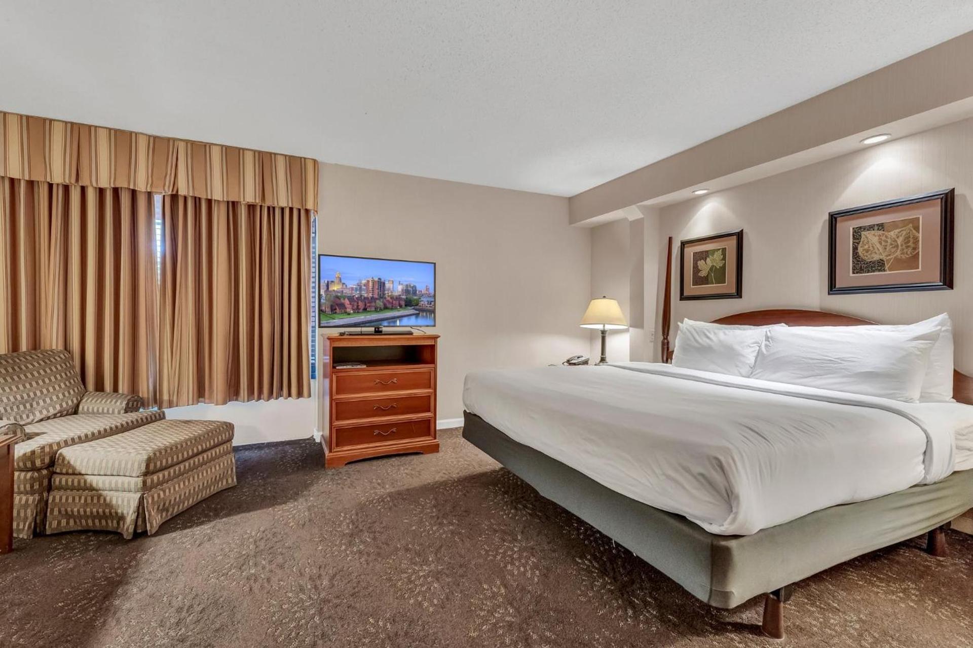 Buffalo Airport Hotel photo 82