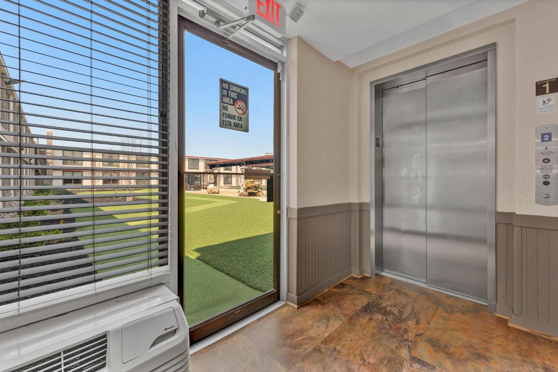 Buffalo Airport Hotel photo 86