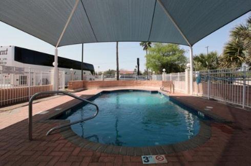 Edinburg Executive Inn photo 7