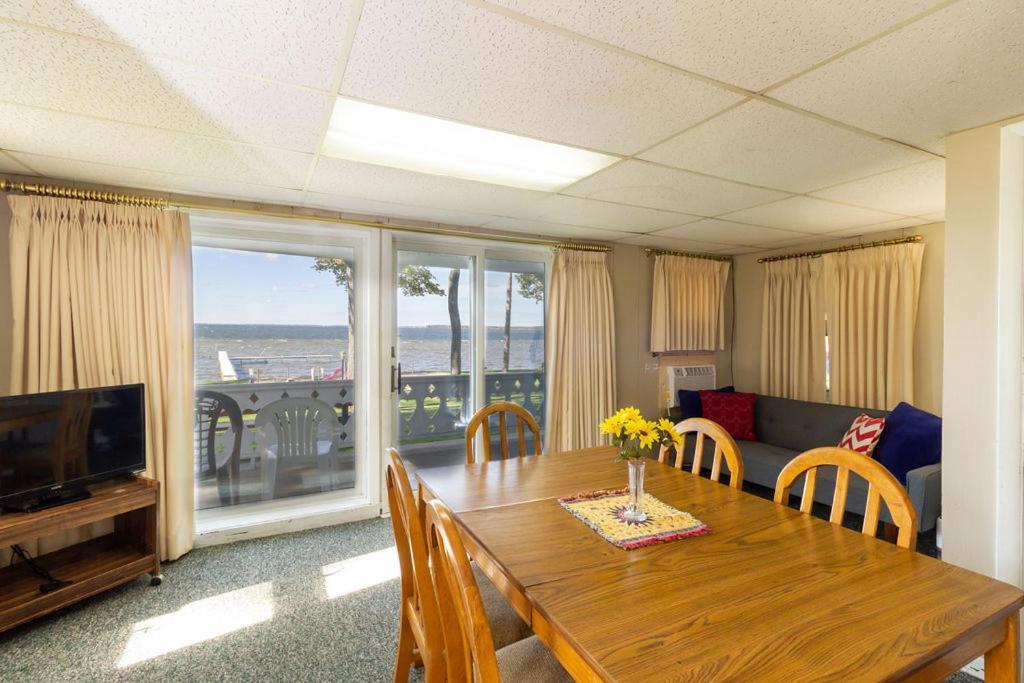 Cedar Oaks Lakeside Resort photo 19