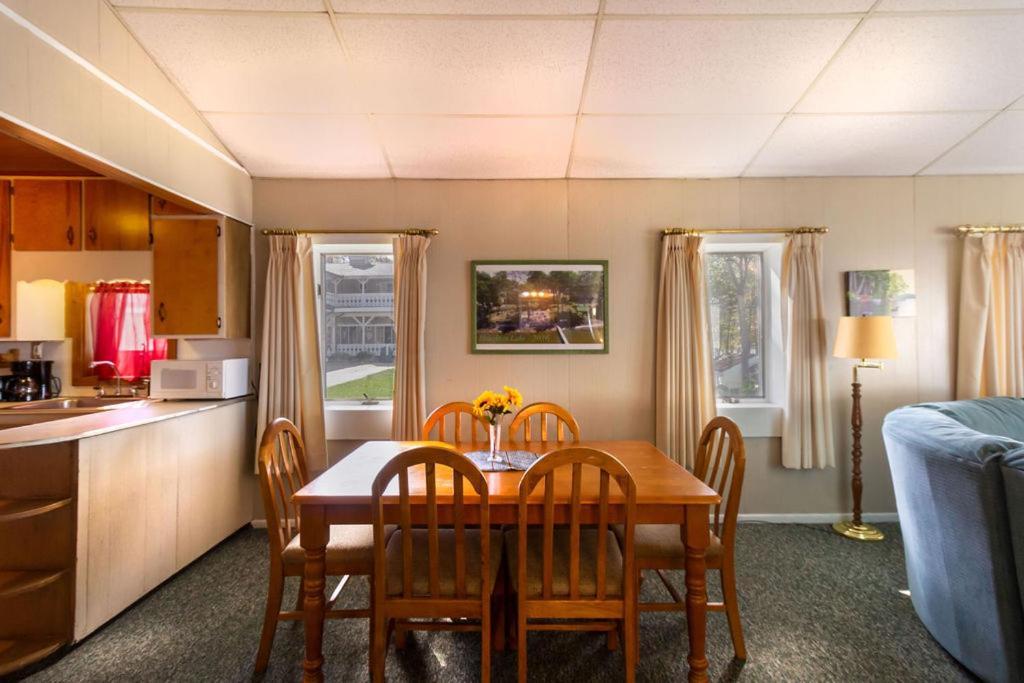 Cedar Oaks Lakeside Resort photo 29