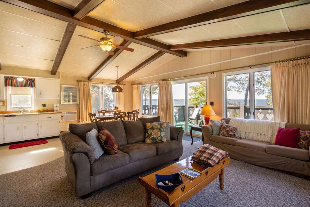 Cedar Oaks Lakeside Resort photo 35
