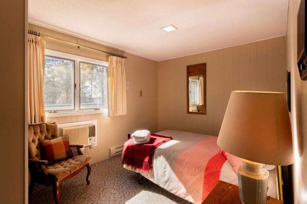 Cedar Oaks Lakeside Resort photo 37