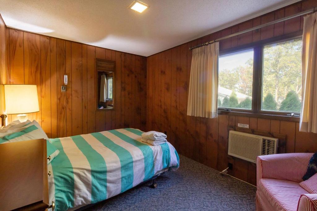 Cedar Oaks Lakeside Resort photo 44