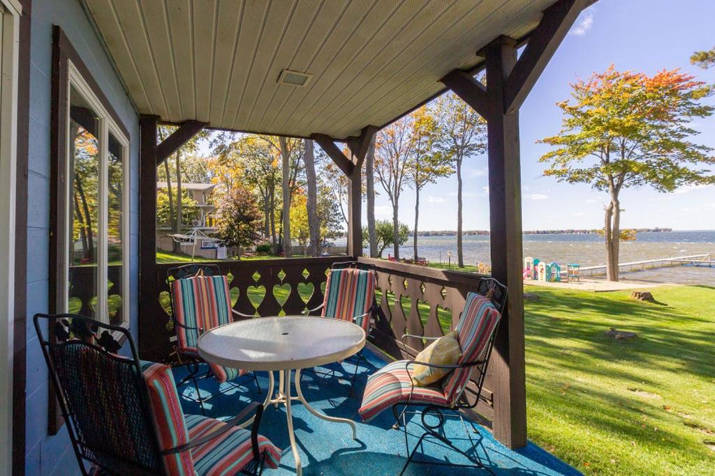 Cedar Oaks Lakeside Resort photo 48