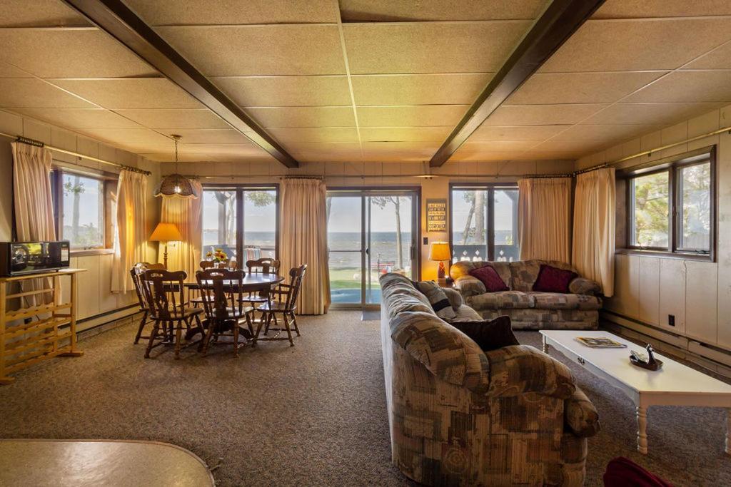 Cedar Oaks Lakeside Resort photo 49