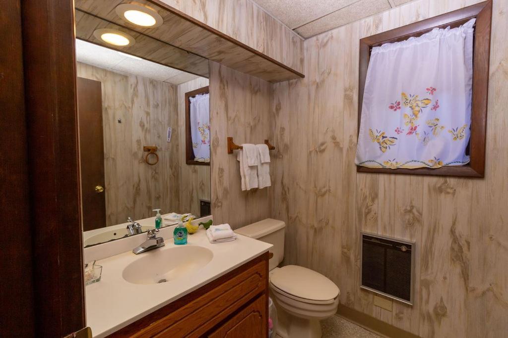 Cedar Oaks Lakeside Resort photo 53