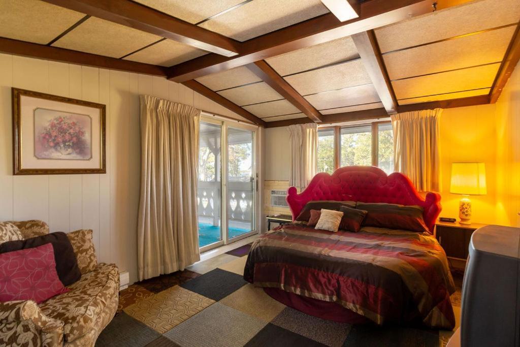Cedar Oaks Lakeside Resort photo 56