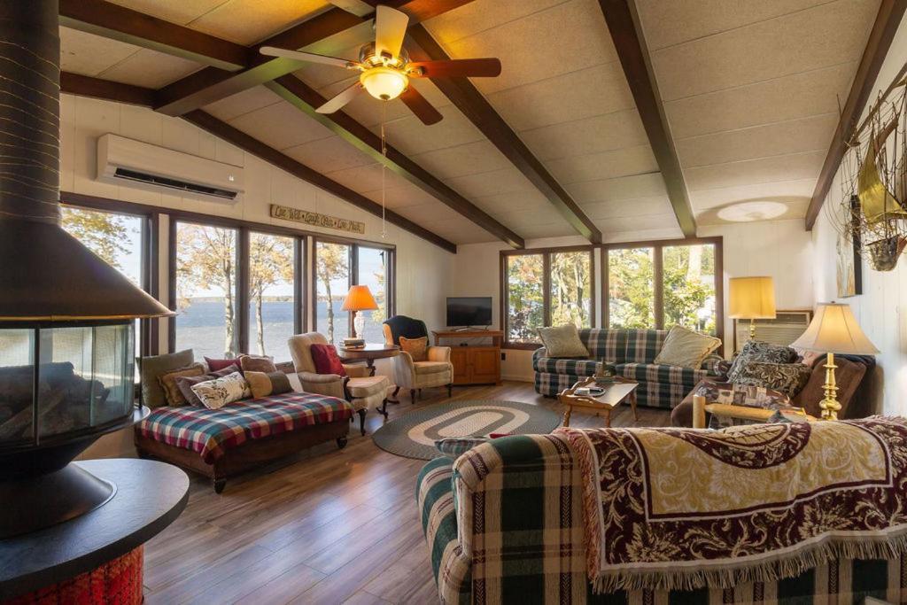 Cedar Oaks Lakeside Resort photo 62