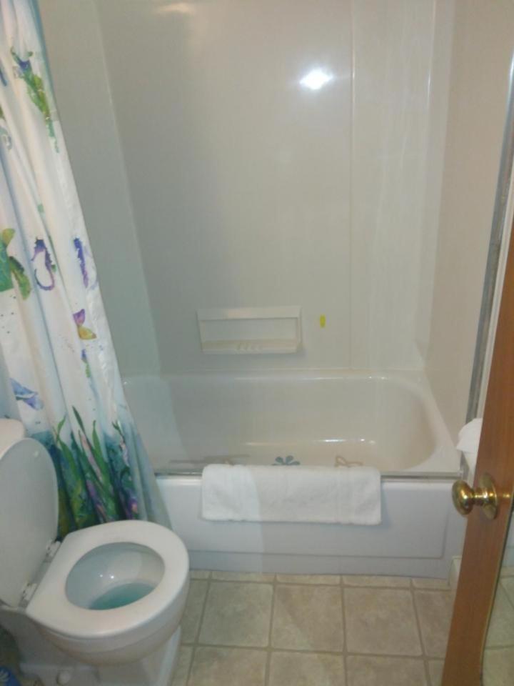 Cedar Oaks Lakeside Resort photo 75