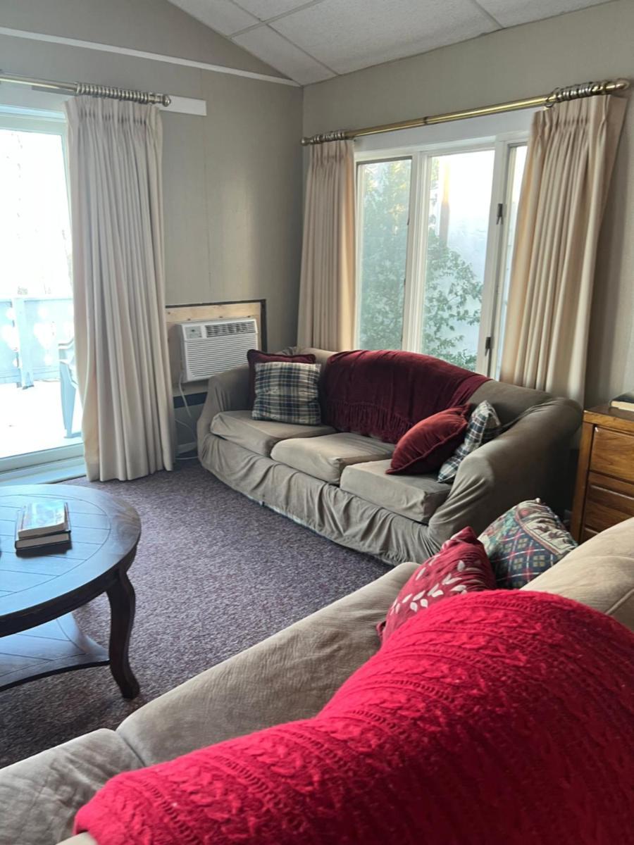 Cedar Oaks Lakeside Resort photo 78