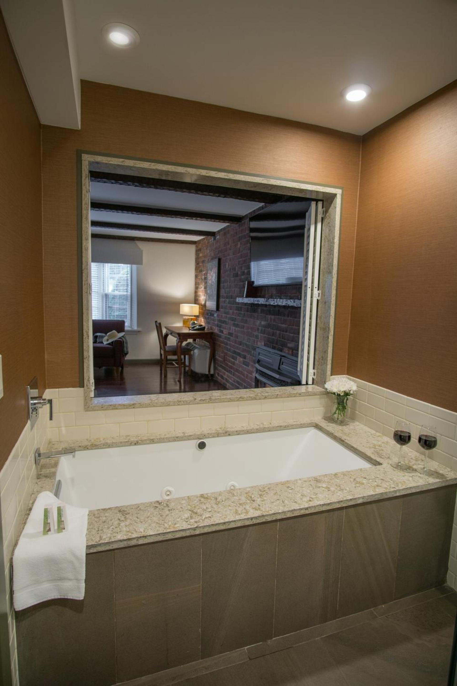 The Yankee Inn photo 73