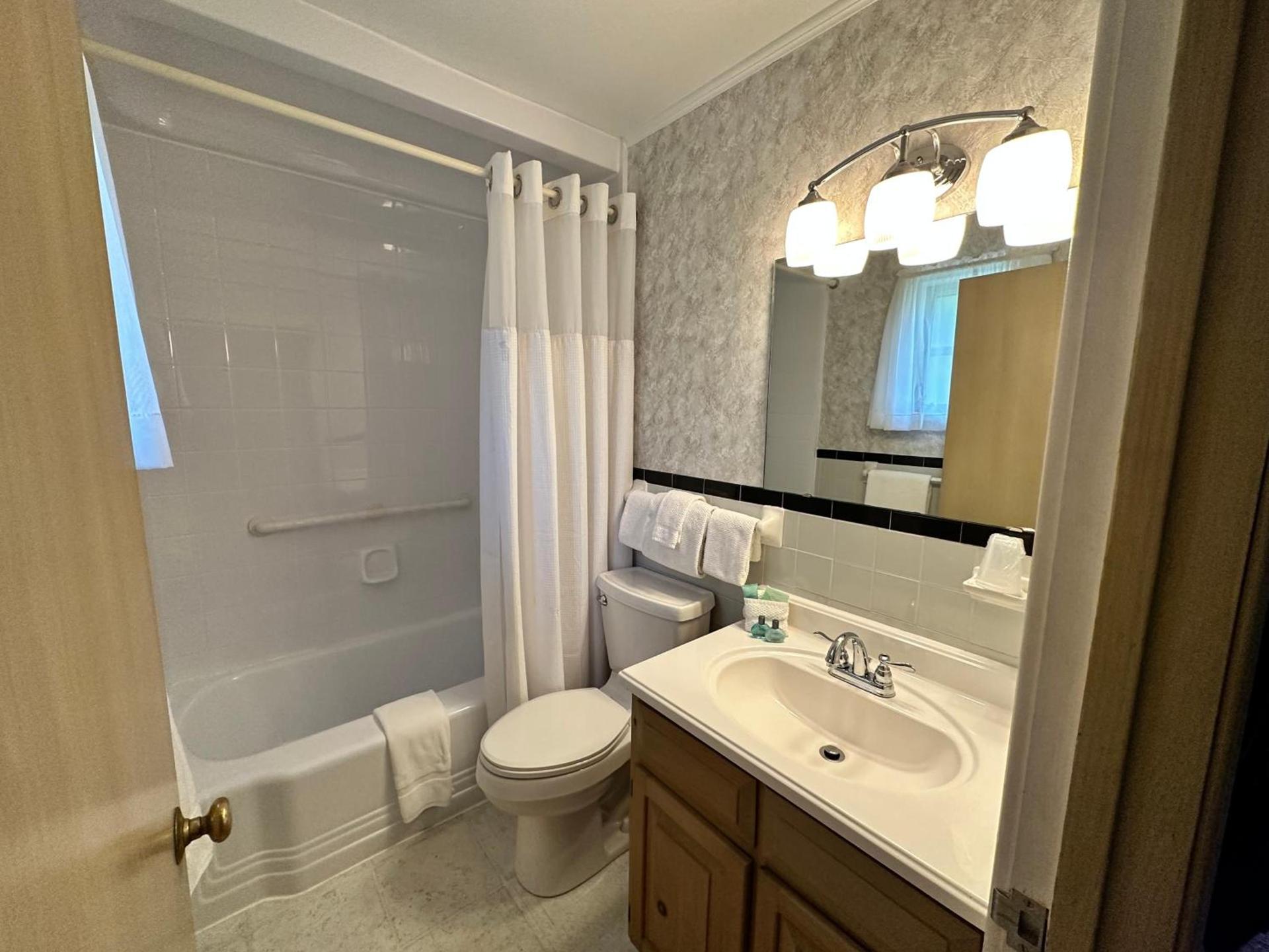 Azalea Garden Inn photo 15