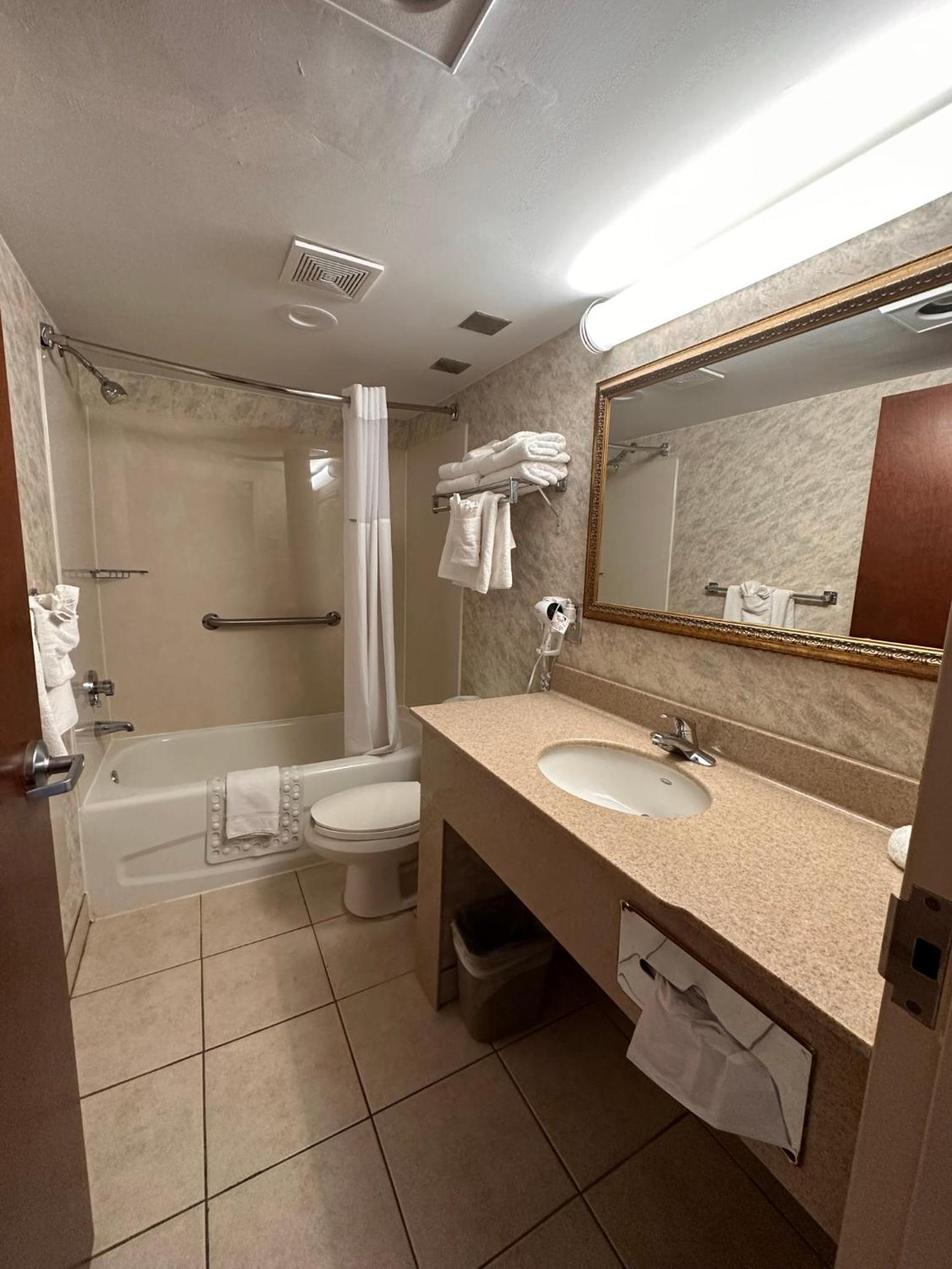 The Breakers Resort Inn photo 29