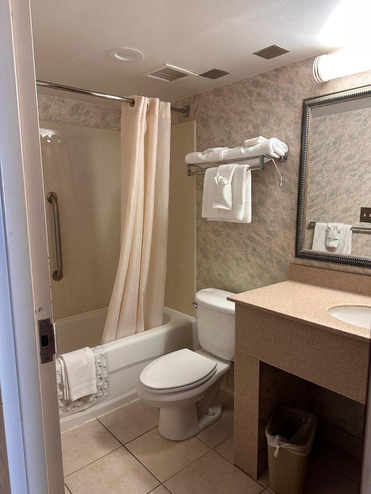 The Breakers Resort Inn photo 13