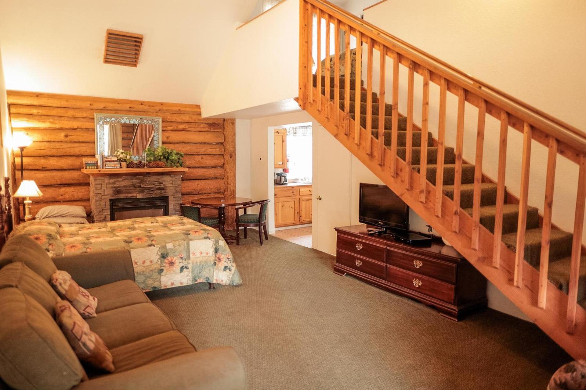 Bear Creek Cabins photo 26