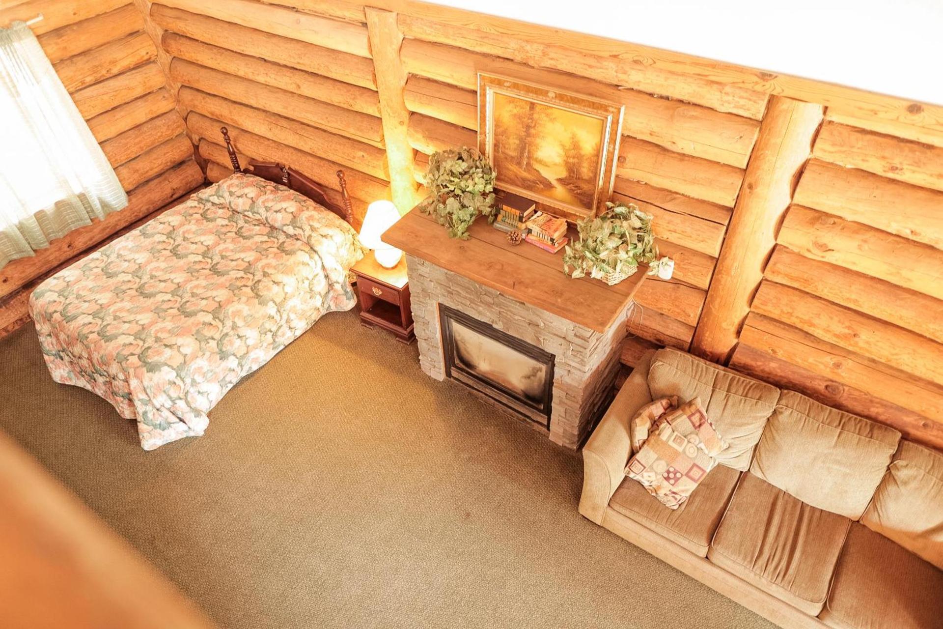 Bear Creek Cabins photo 29