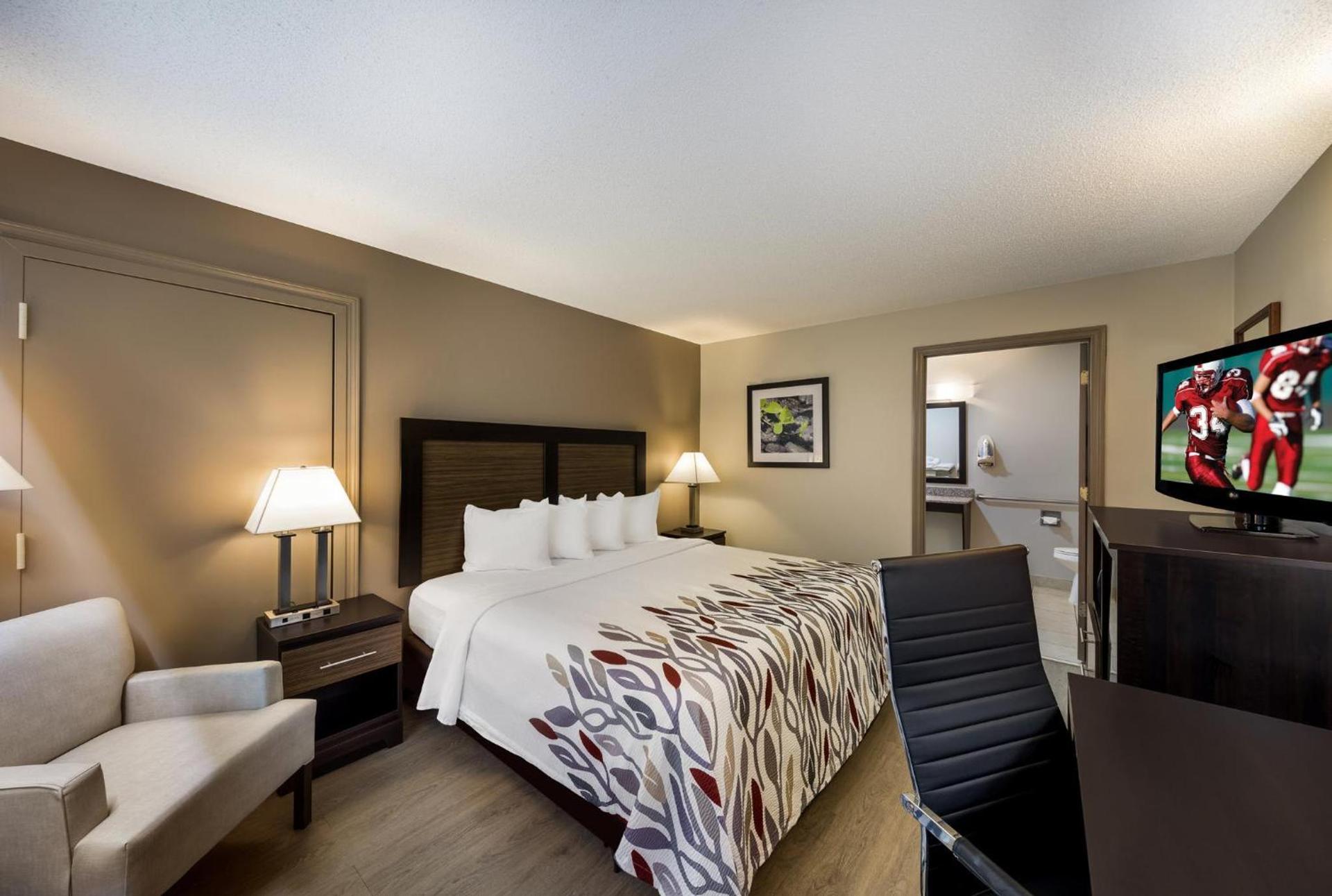 Red Roof Inn Jasper photo 23