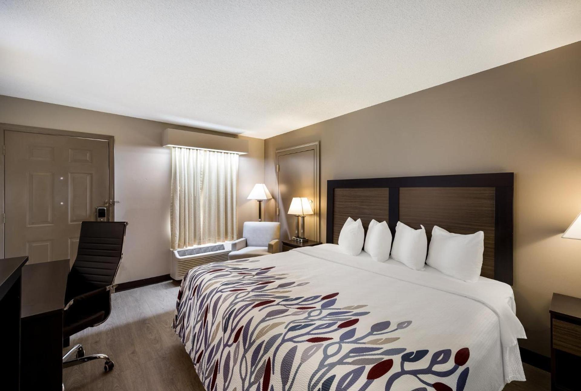 Red Roof Inn Jasper photo 24