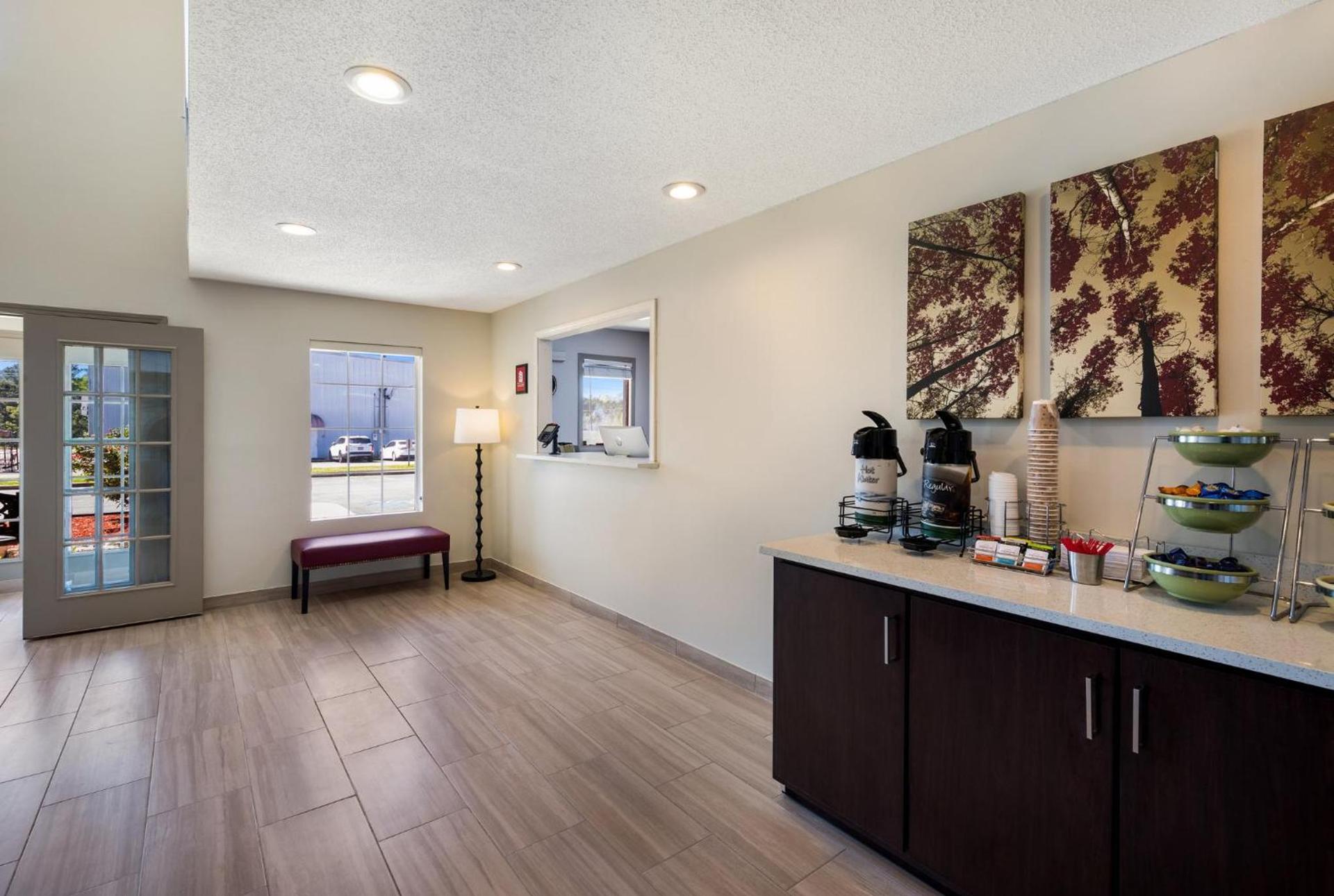 Red Roof Inn Jasper photo 5