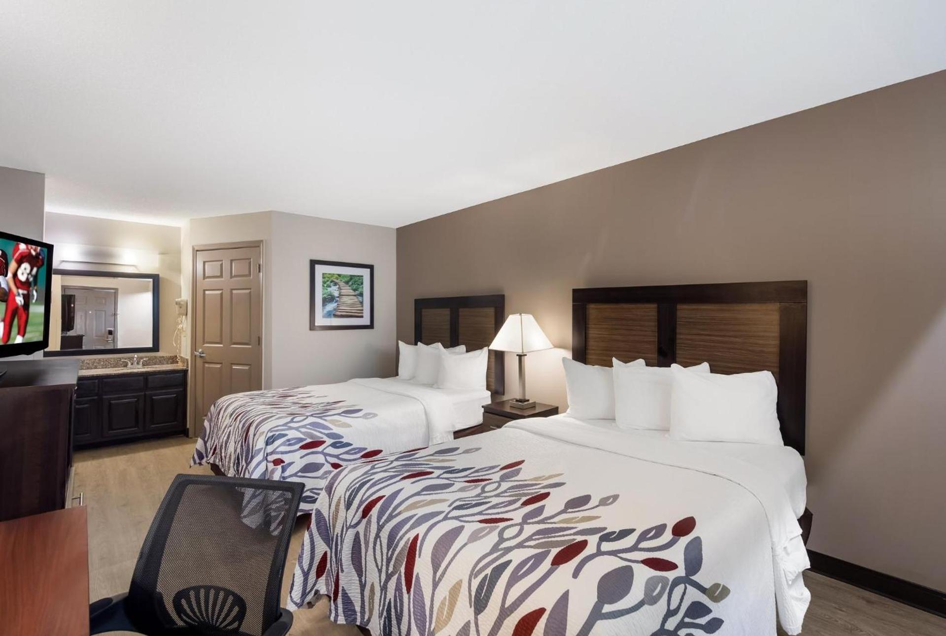 Red Roof Inn Jasper photo 15