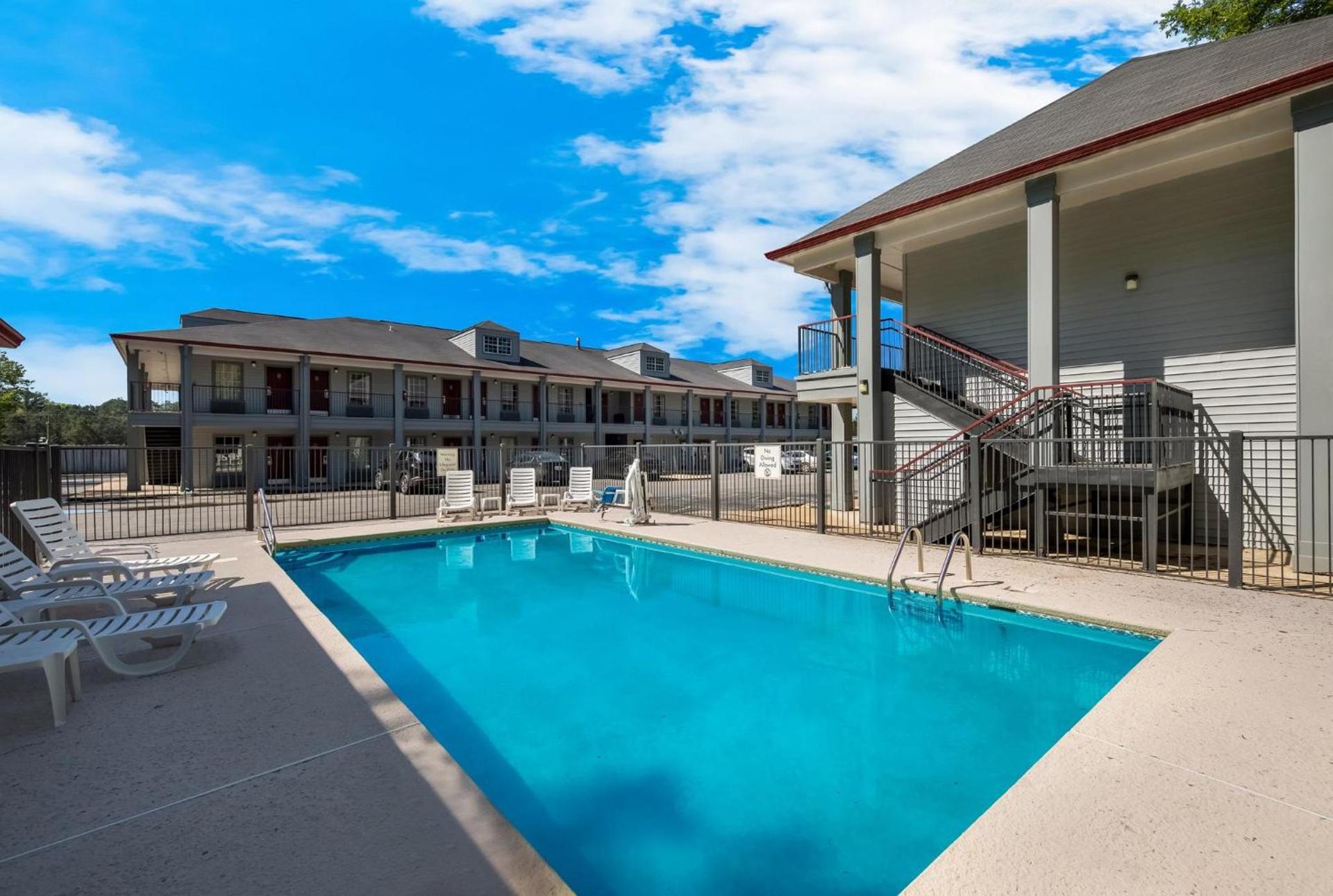 Red Roof Inn Jasper photo 10