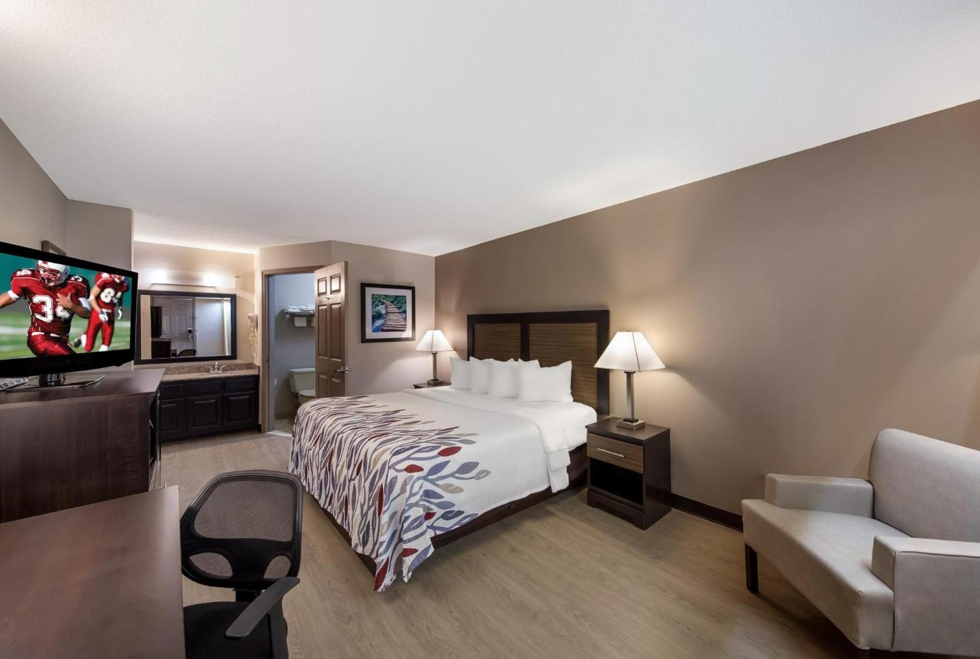 Red Roof Inn Jasper photo 31