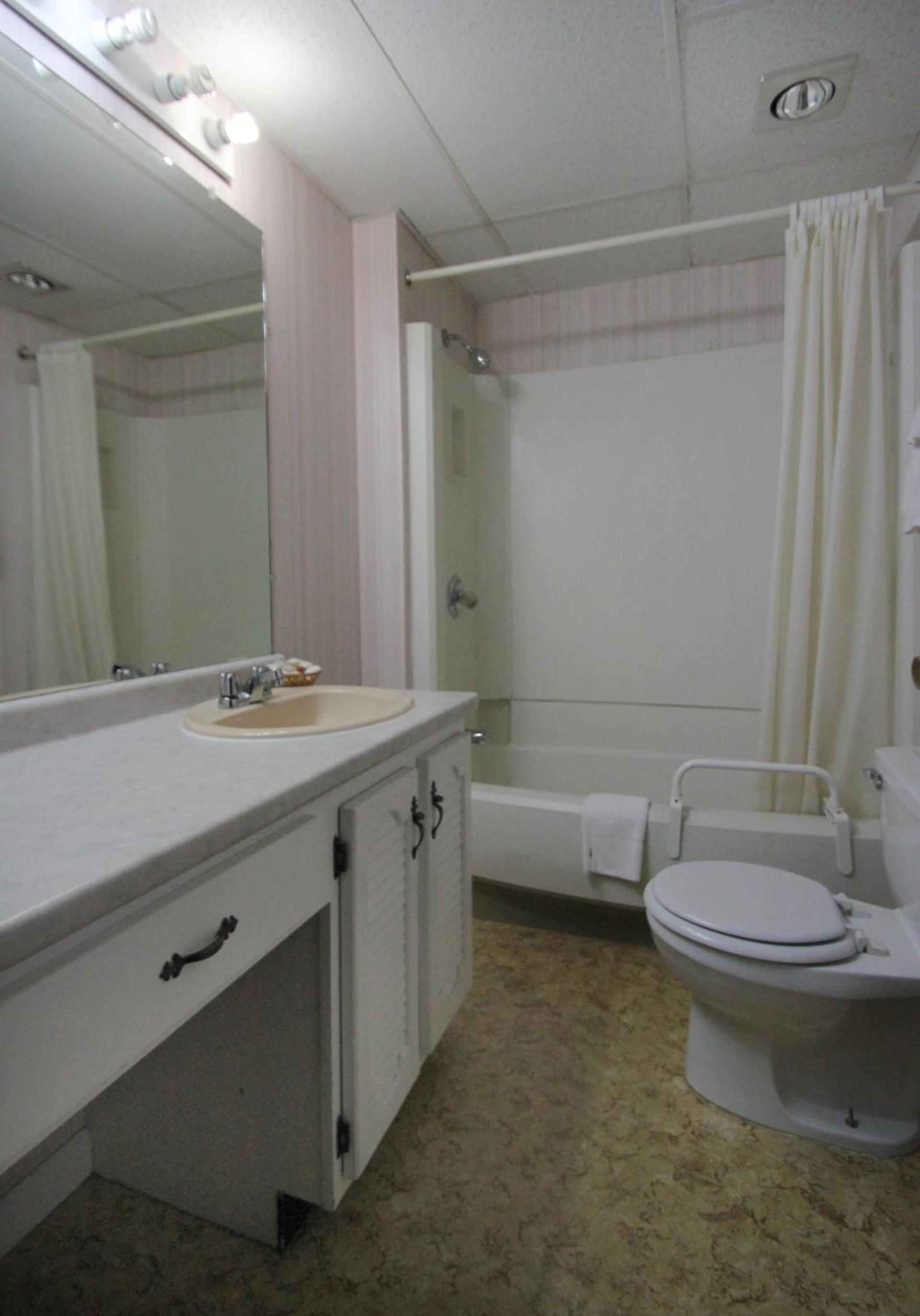 EastGate Inn photo 39