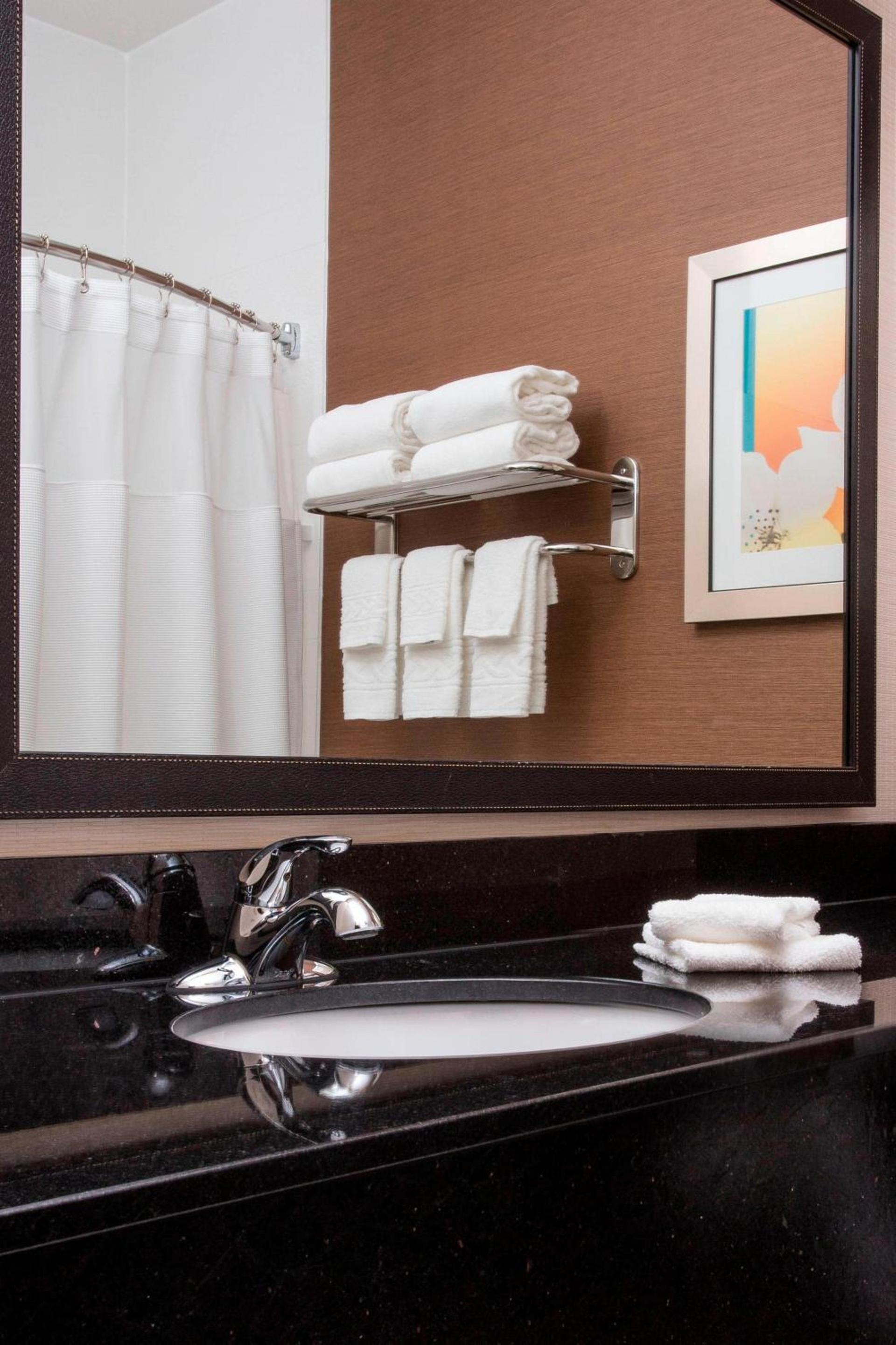 Fairfield Inn & Suites by Marriott Quincy photo 27