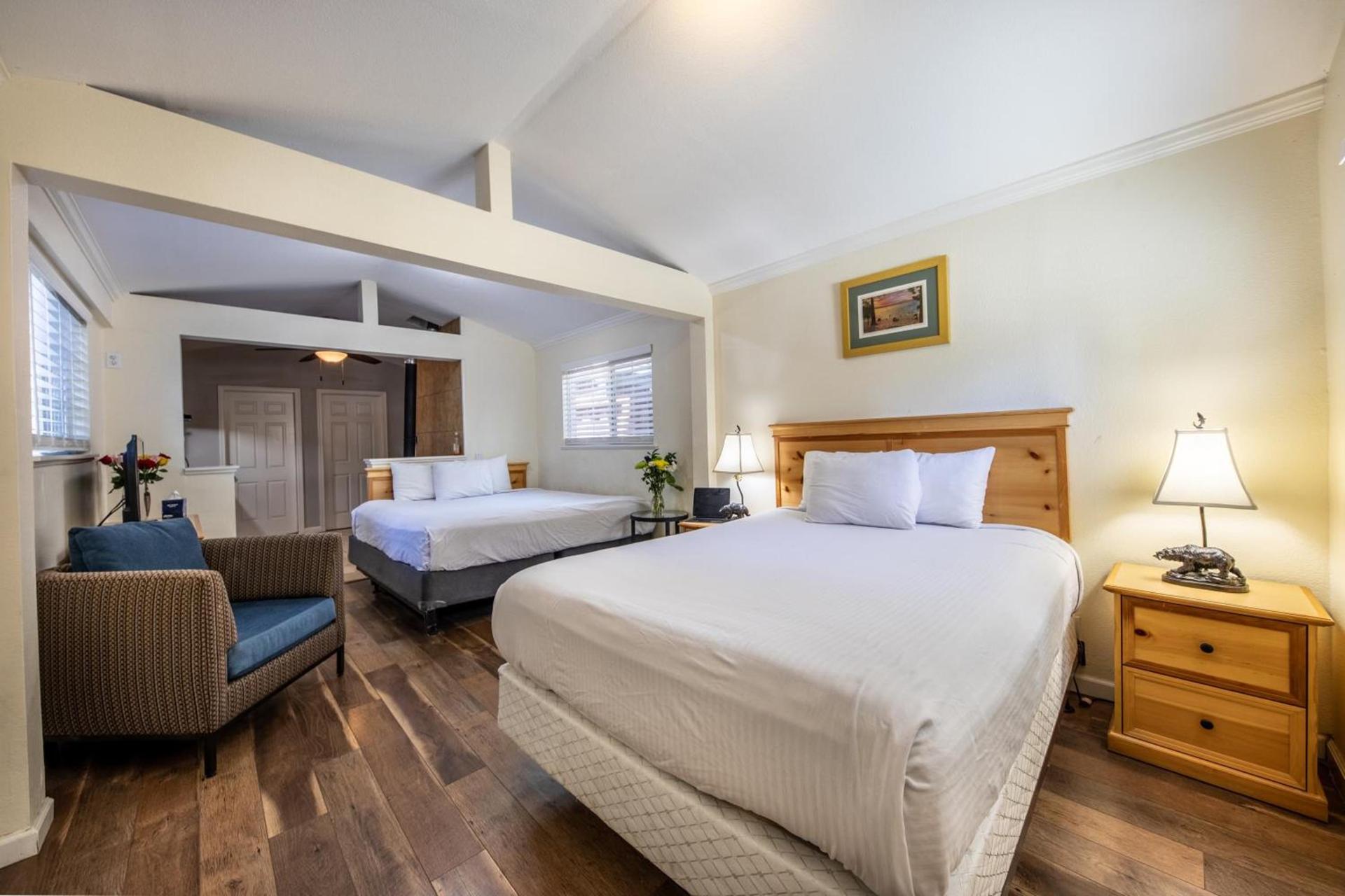 Emerald Bay Lodge photo 19