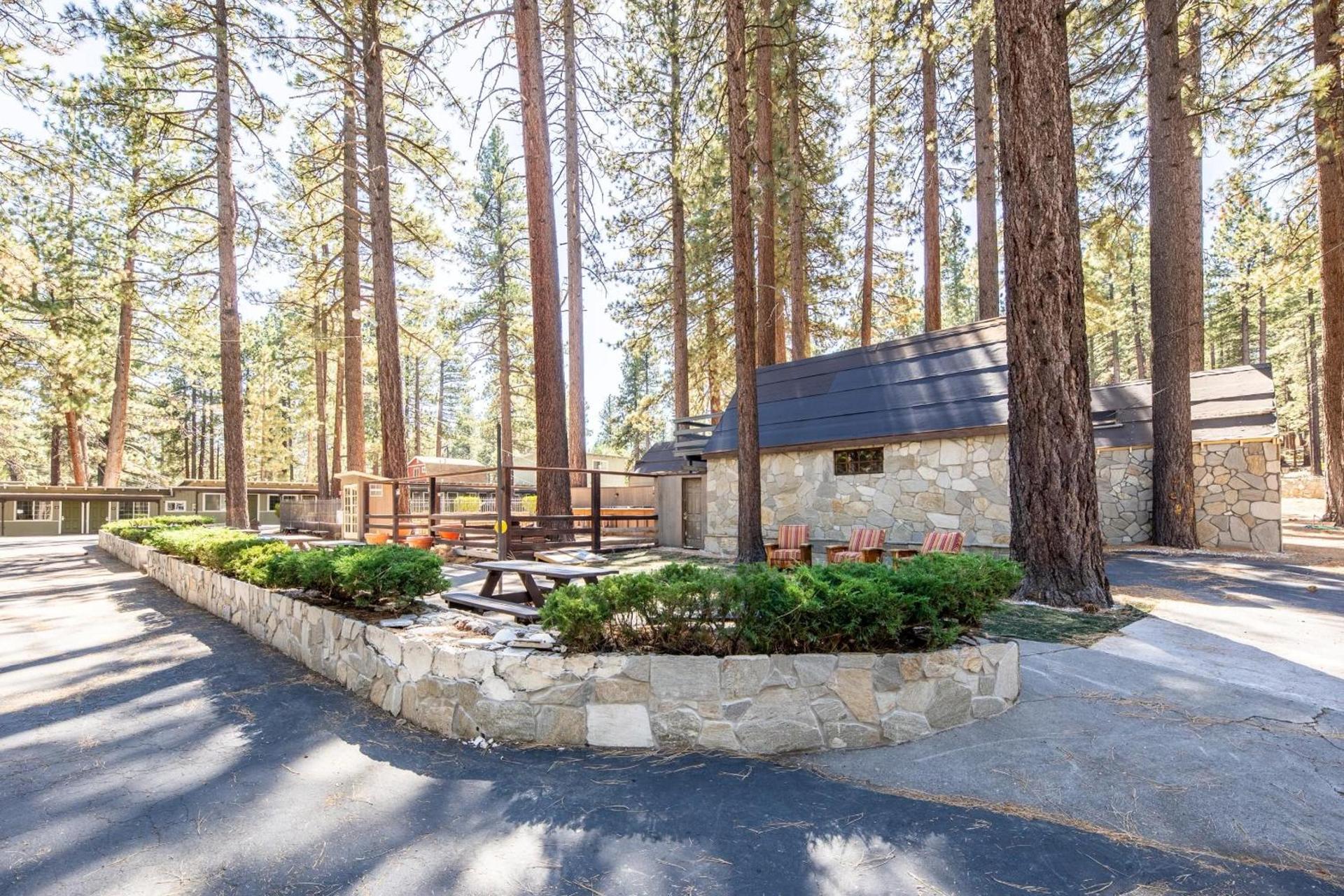 Emerald Bay Lodge photo 3