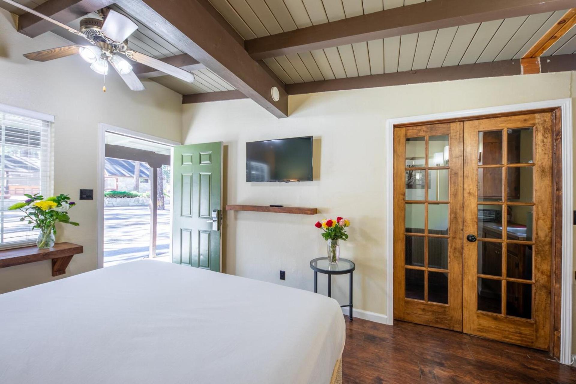 Emerald Bay Lodge photo 18