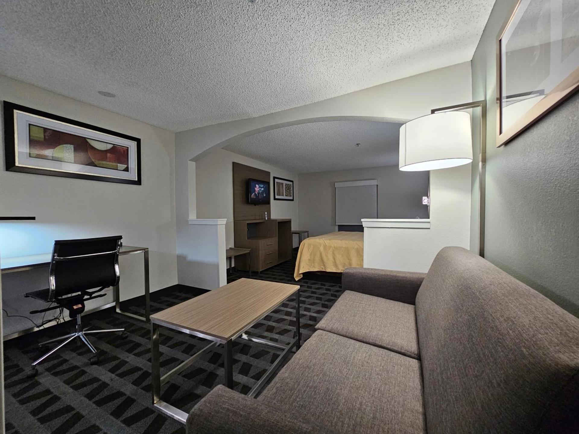 Quality Inn & Suites Irving DFW Airport South photo 35