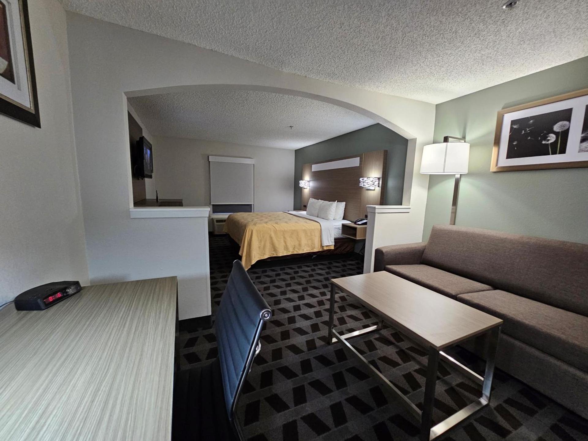Quality Inn & Suites Irving DFW Airport South photo 37