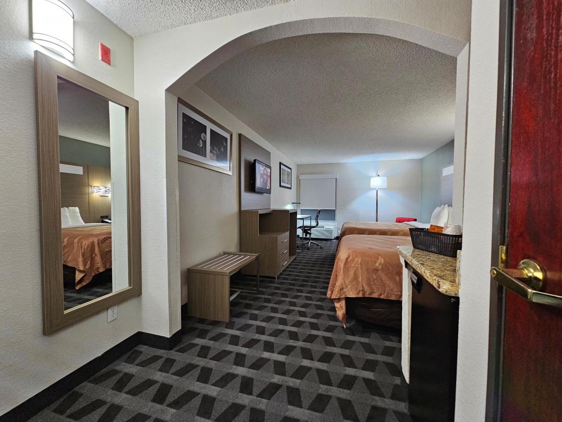 Quality Inn & Suites Irving DFW Airport South photo 36